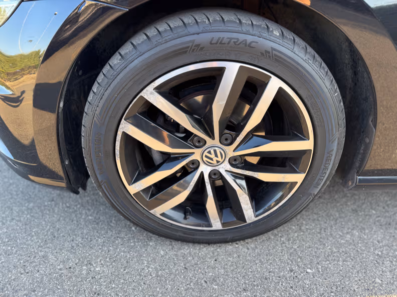Volkswagen Golf - 10