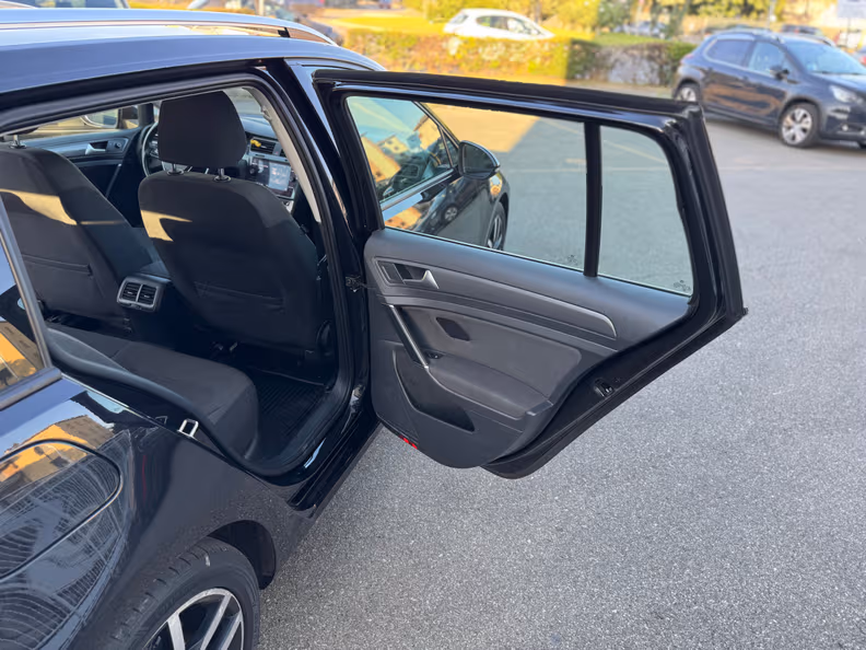 Volkswagen Golf - 24