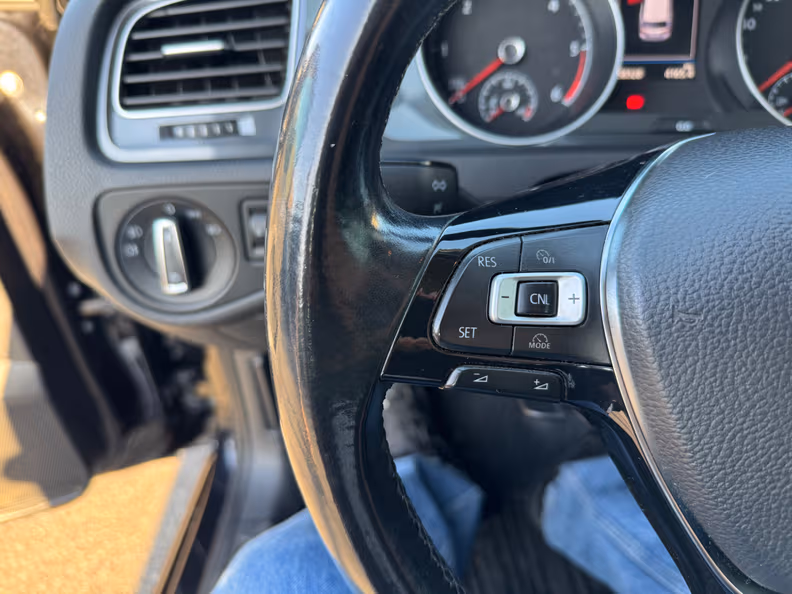 Volkswagen Golf - 14