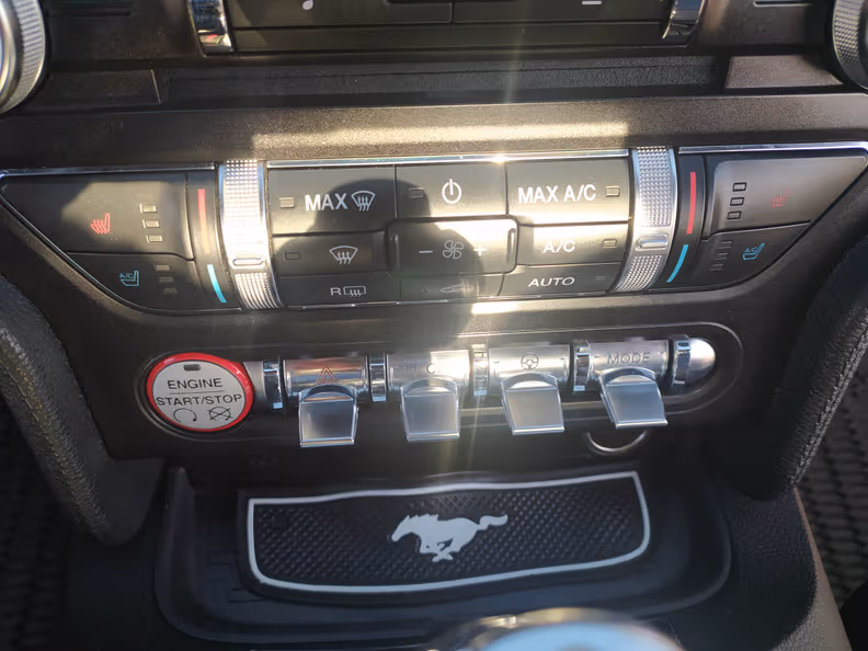 Ford Mustang - 66
