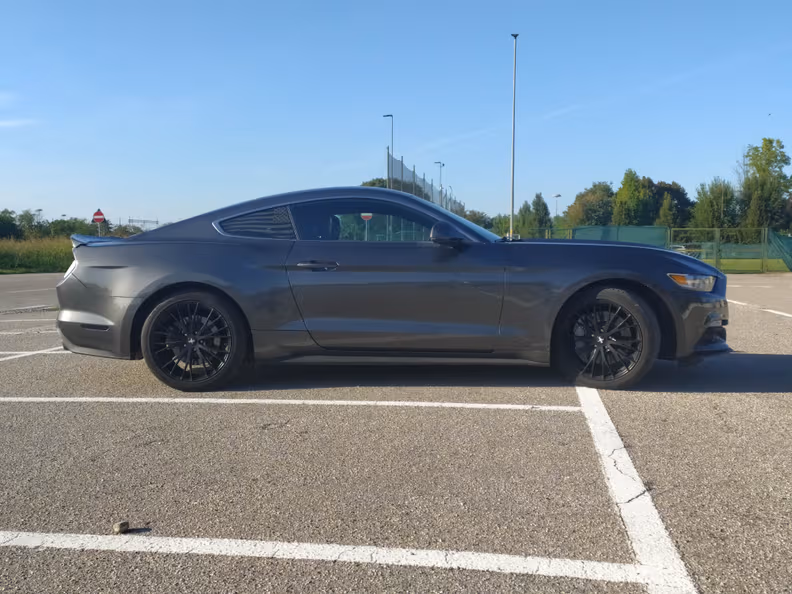 Ford Mustang - 20