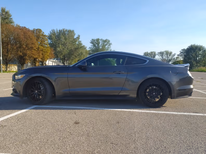 Ford Mustang - 21