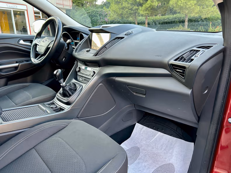 Ford Kuga - 18