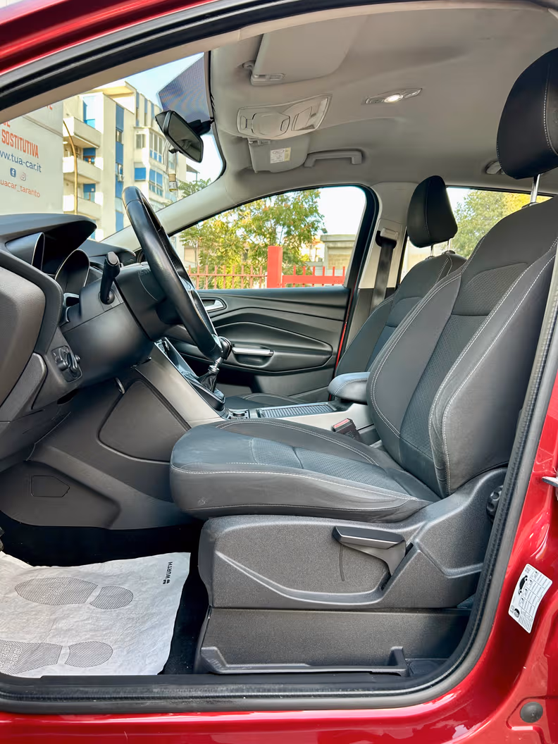 Ford Kuga - 16