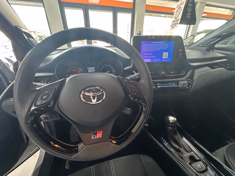 Toyota C-HR - 7