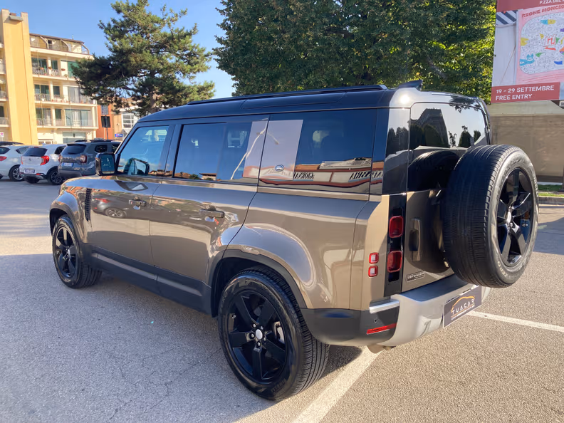 Land Rover Defender - 9