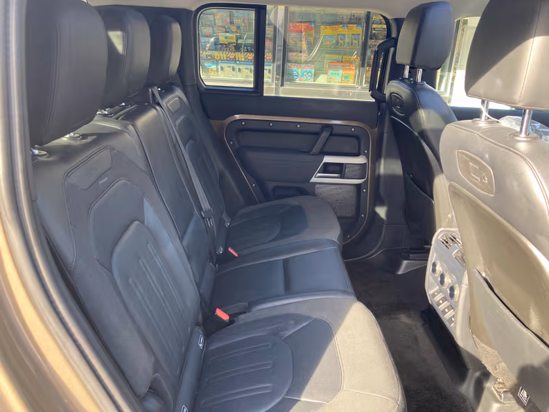 Land Rover Defender - 68