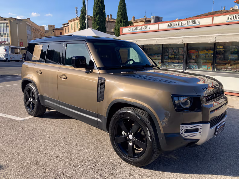 Land Rover Defender - 29