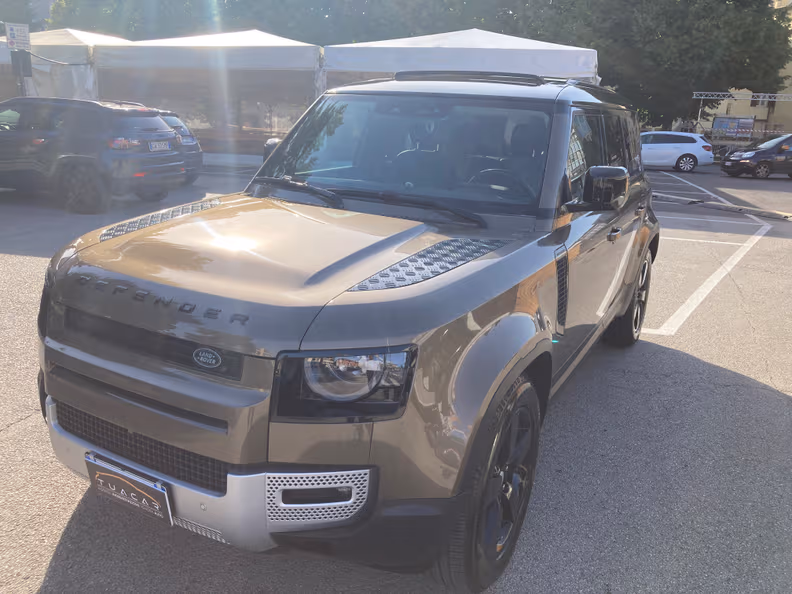 Land Rover Defender - 11