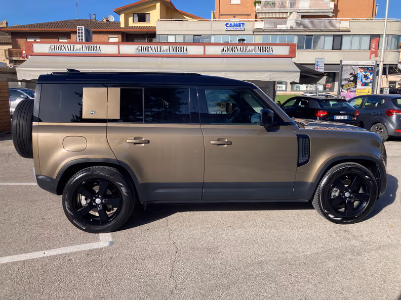 Land Rover Defender - 28