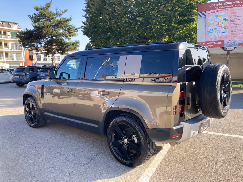 Land Rover Defender - 4