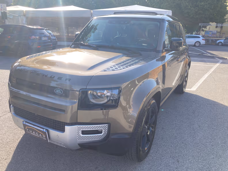 Land Rover Defender - 42