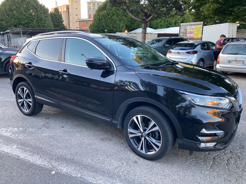 Nissan Qashqai - 25