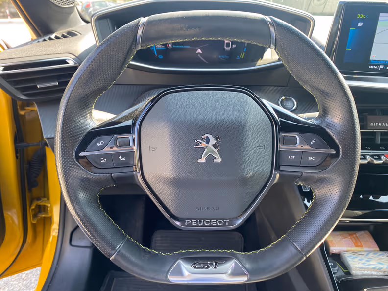 Peugeot 208 - 30