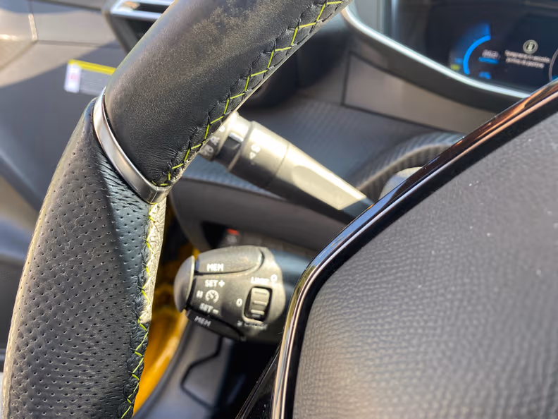 Peugeot 208 - 40