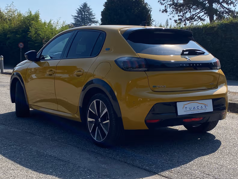 Peugeot 208 - 7