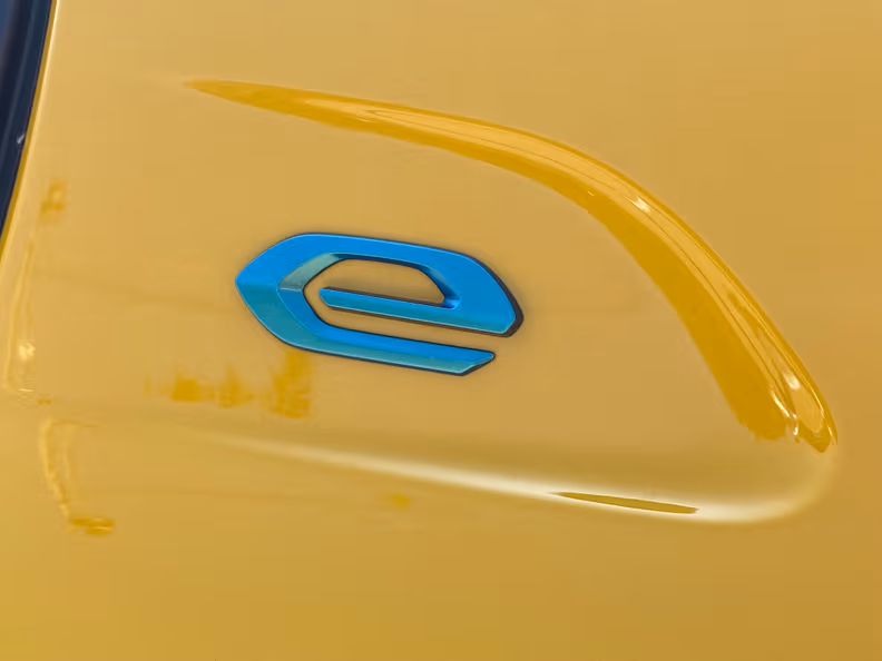 Peugeot 208 - 10