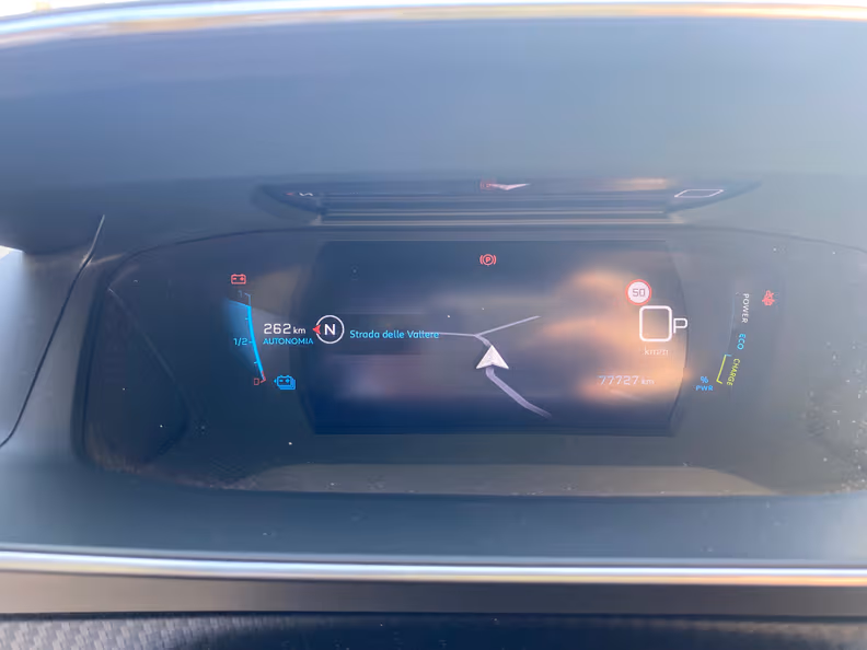 Peugeot 208 - 33