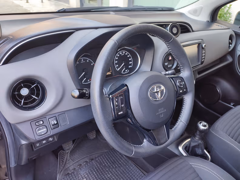 Toyota Yaris - 13
