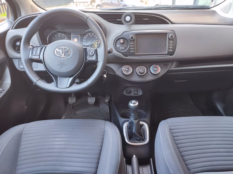 Toyota Yaris - 11