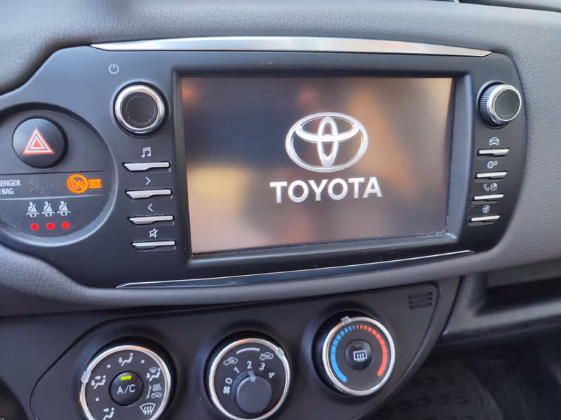 Toyota Yaris - 14