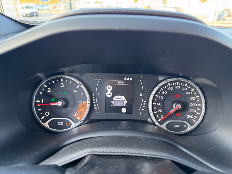 Jeep Renegade - 15