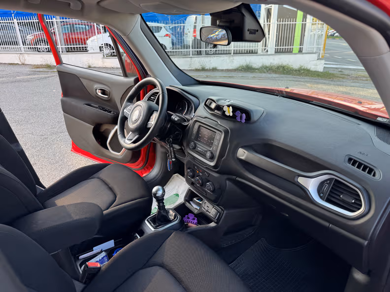 Jeep Renegade - 10