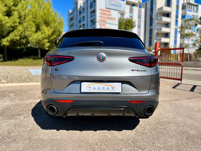 Alfa Romeo Stelvio - 7