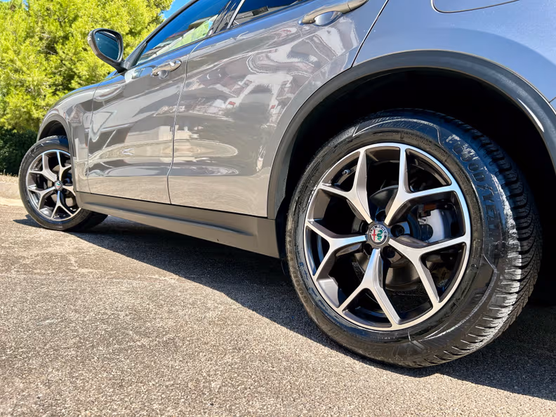 Alfa Romeo Stelvio - 10