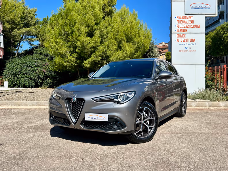 Alfa Romeo Stelvio - 1