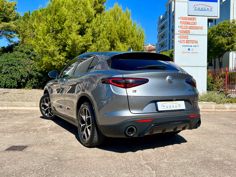 Alfa Romeo Stelvio - 9