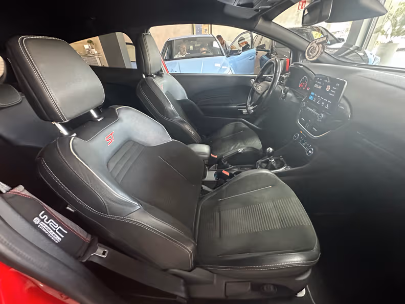 Ford Fiesta - 17