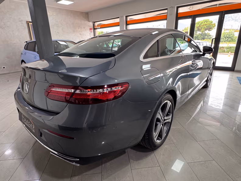 Mercedes-Benz E-Class - 6