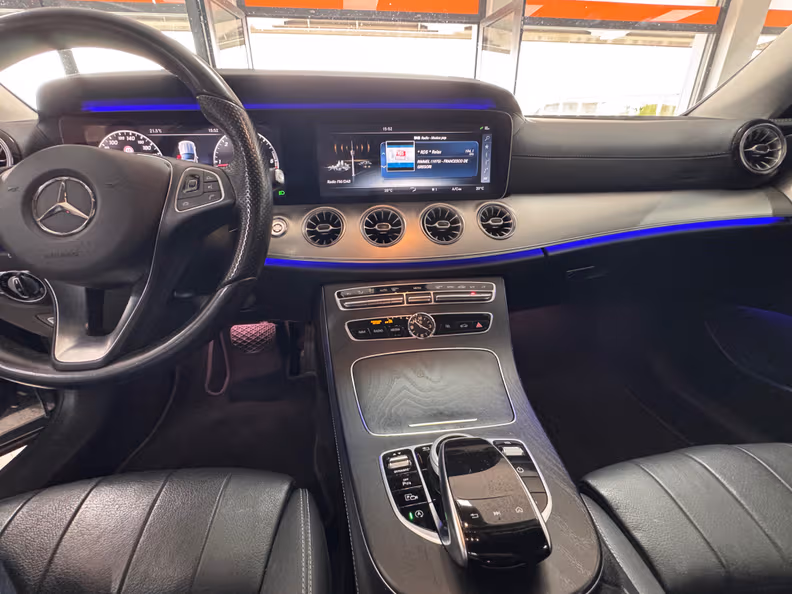 Mercedes-Benz E-Class - 12