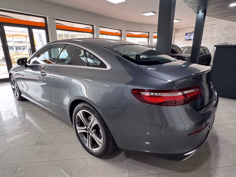 Mercedes-Benz E-Class - 4