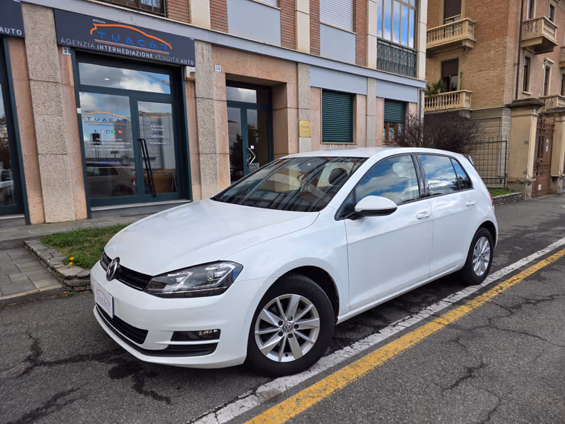 Volkswagen Golf - 1