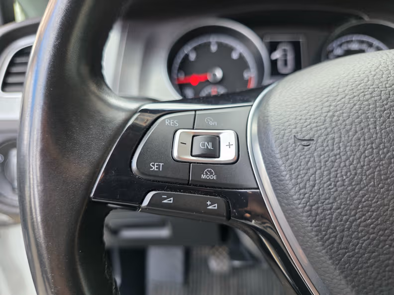 Volkswagen Golf - 12