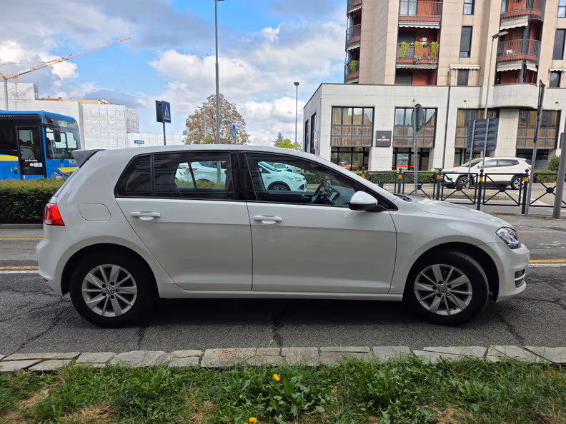 Volkswagen Golf - 30