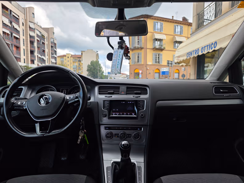Volkswagen Golf - 9