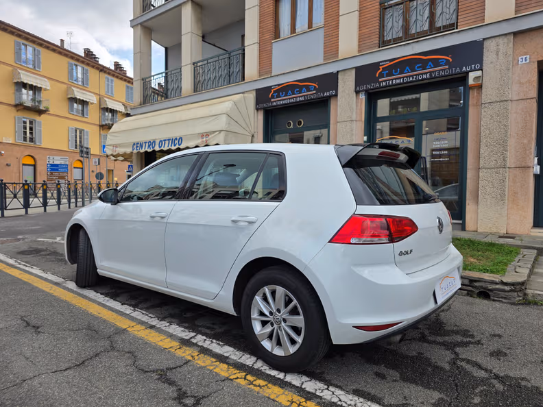 Volkswagen Golf - 5