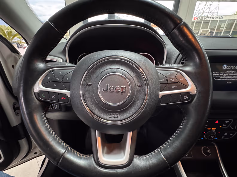 Jeep Compass - 10