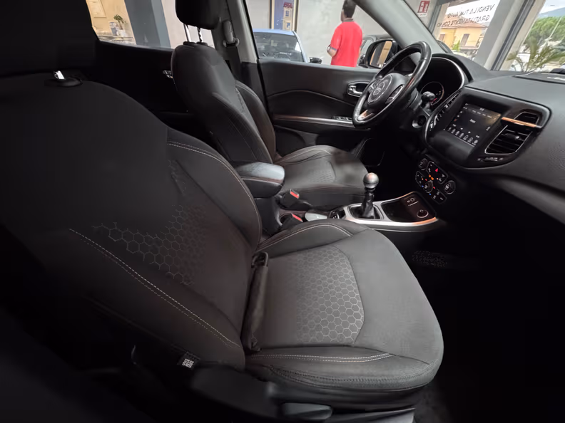 Jeep Compass - 12