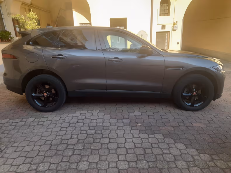 Jaguar F-Pace - 4