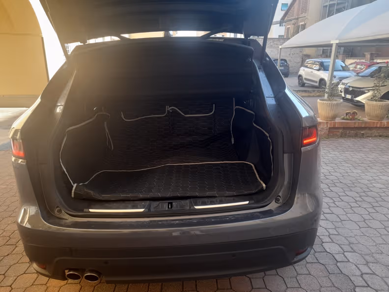 Jaguar F-Pace - 47
