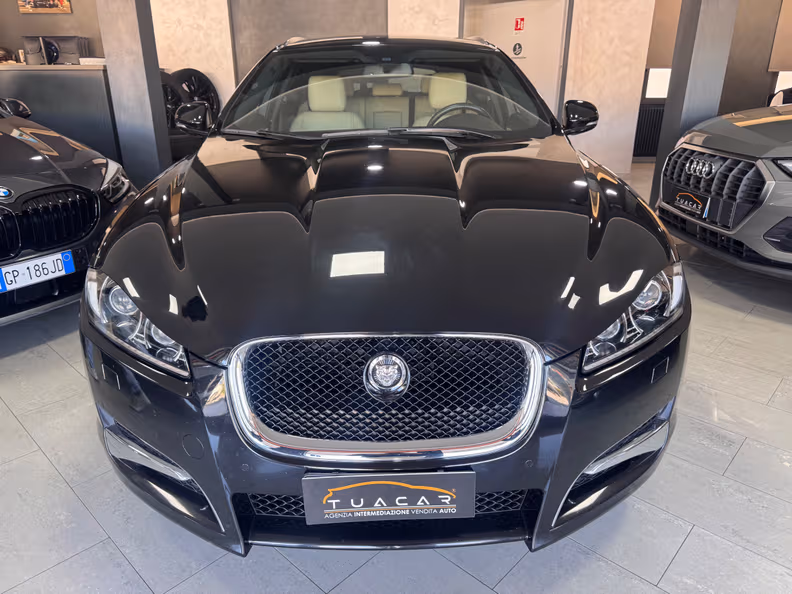 Jaguar XF - 5