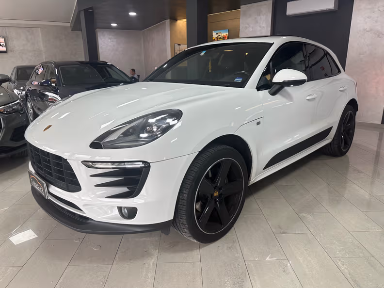 Porsche Macan - 1