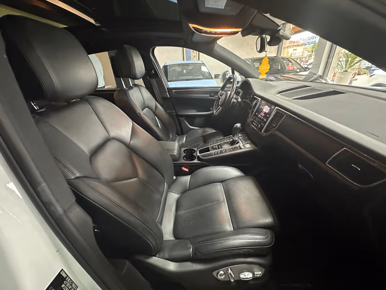 Porsche Macan - 13