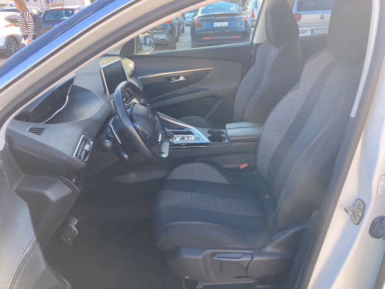 Peugeot 3008 - 31