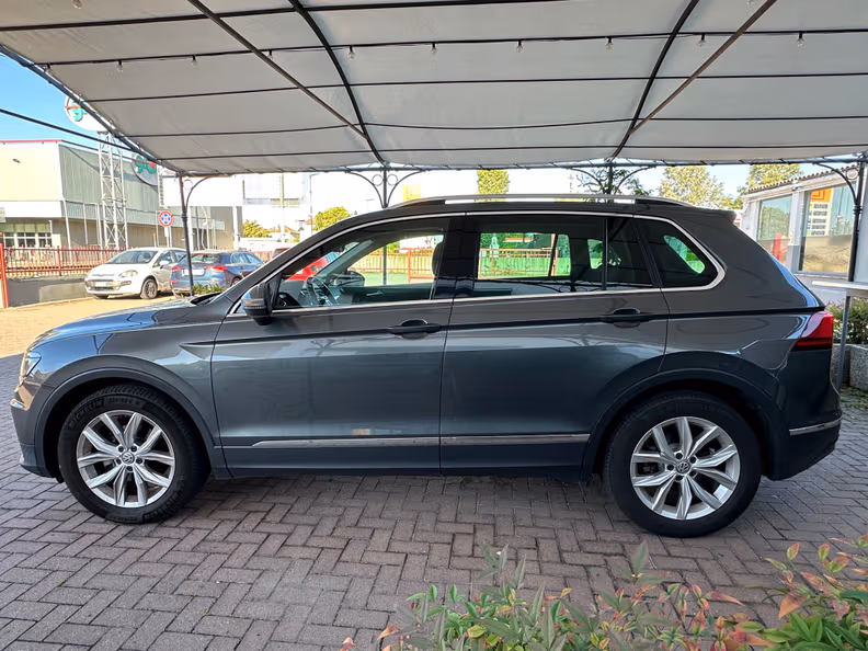 Volkswagen Tiguan - 34
