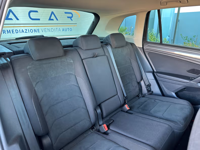 Volkswagen Tiguan - 16